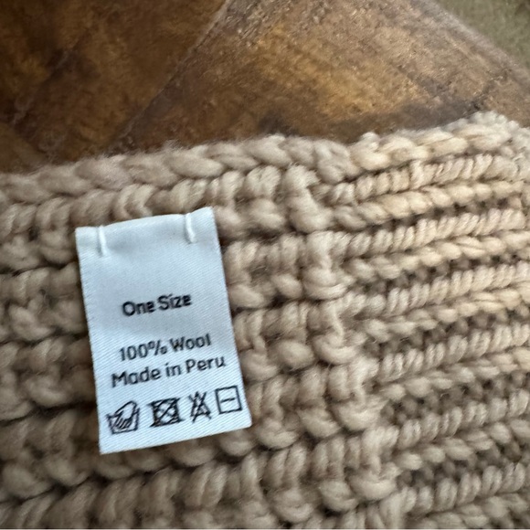 Mr. Mittens Billie Scarf One Size Taupe Chunky 100% Wool Knit Oversized - Picture 6 of 6